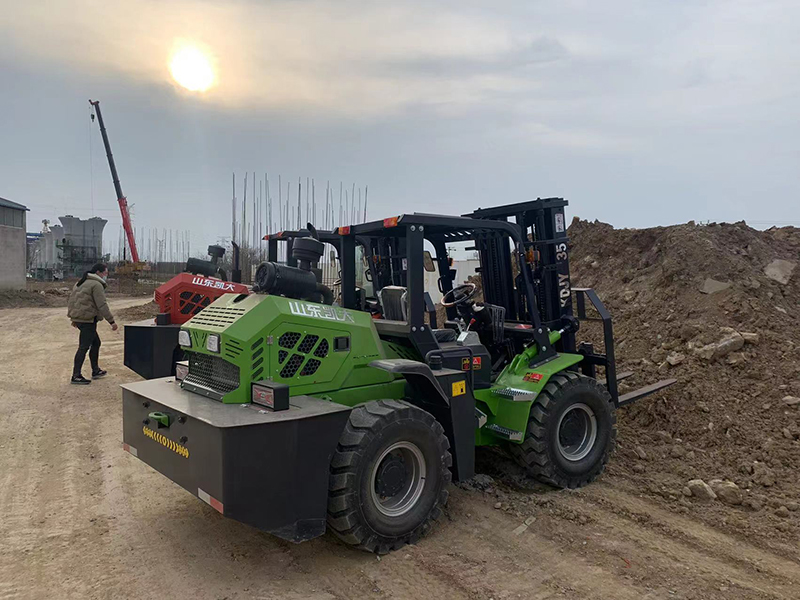 2025诚信的四缸四驱越野叉车厂家推荐:轻量化设计潮流，新材料应用技术分享